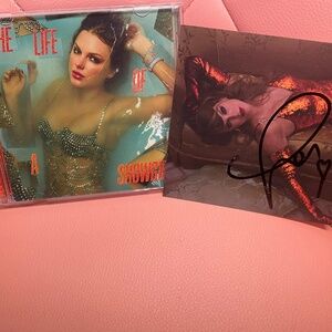 BRAND NEW SIGNED TAYLOR SWIFT THE LIFE OF A SHOWGIRL CD